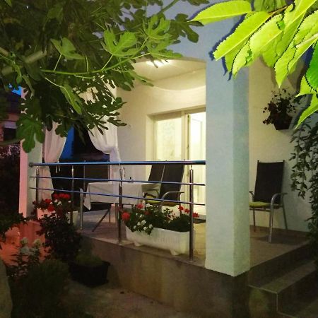 Radenka Zafron Apartment Vodice Exterior foto