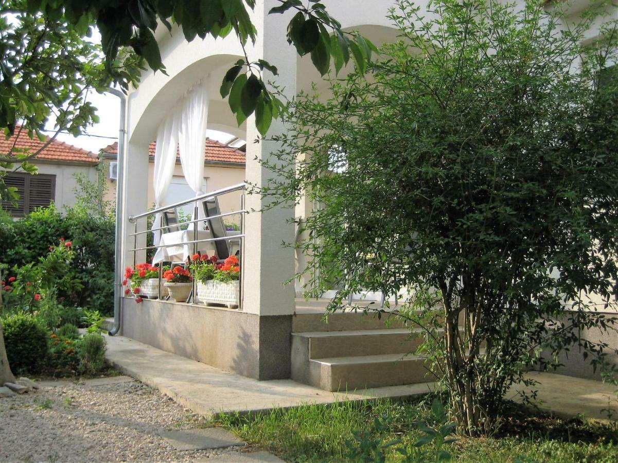 Radenka Zafron Apartment Vodice Exterior foto